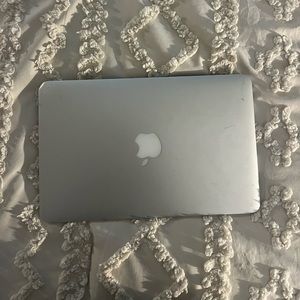 Macbook air Laptop